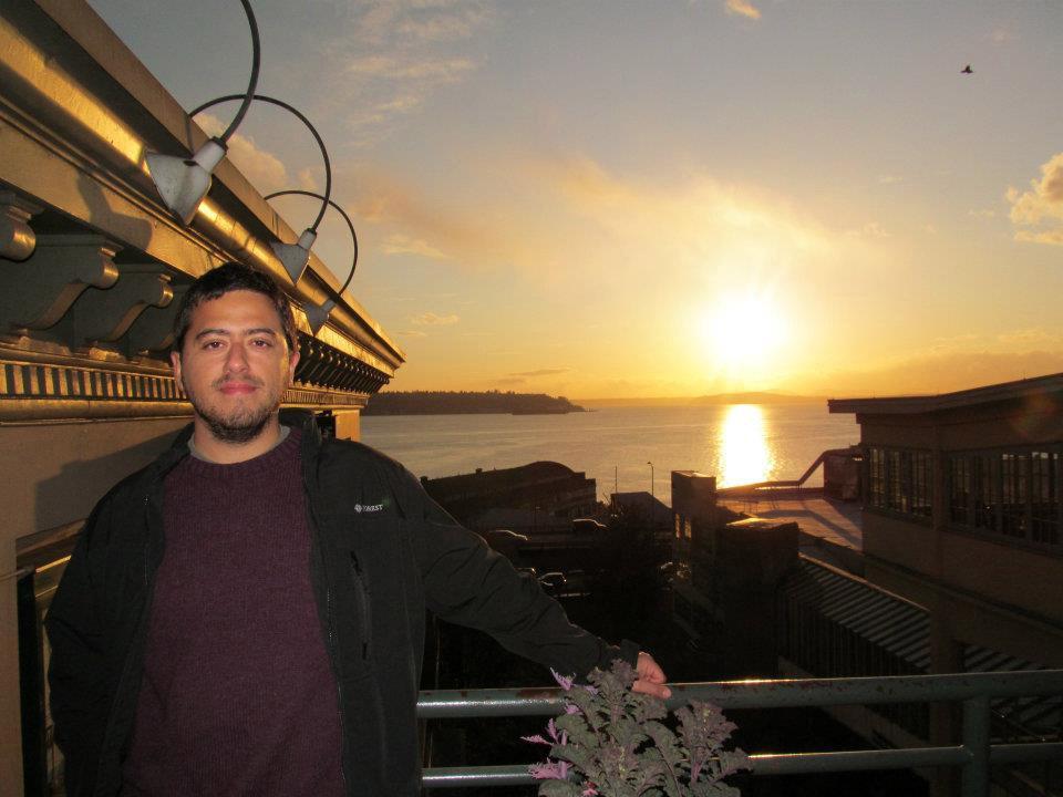 Ignacio Lau, GHC’s Fulbright scholar, visits Seattle’s waterfront on spring break.