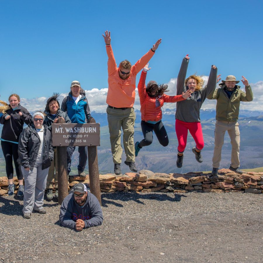 GHC+students+pose+at+Mt.+Washburn+in+Yellowstone+National+Park.