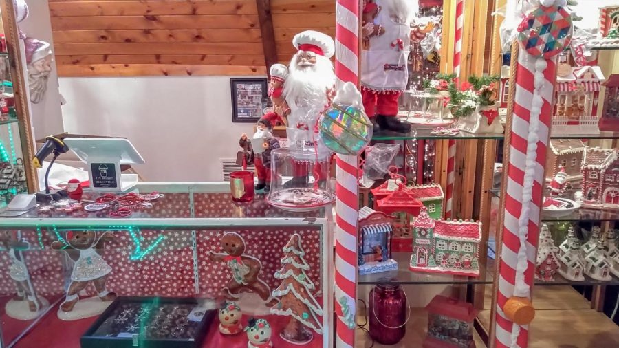 Located in downtown Dallas, the Tin Bucket Mercantile’s “Forever Christmas” displays seasonal knick-knacks and collectibles.