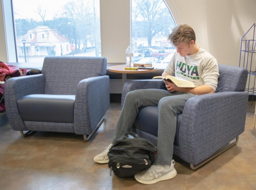 Paulding students frequently occupy the Charger Learning Commons located on the 2nd floor of the Bagby building. The main area includes multiple seating spots 
and tables with the addition of a microwave for student and faculty use.