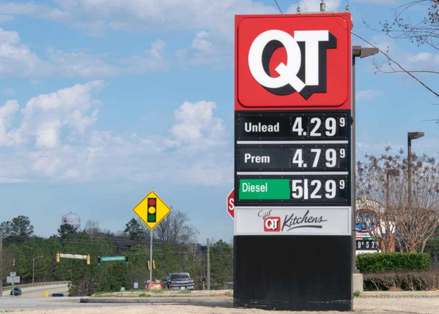 Keeping in competition with the Kroger next door, the QuikTrip on Nathan Dean Blvd near the Paulding campus also has higher than usual gas prices. Despite the increase, there were still many visitors as usual in the afternoon of March 10.