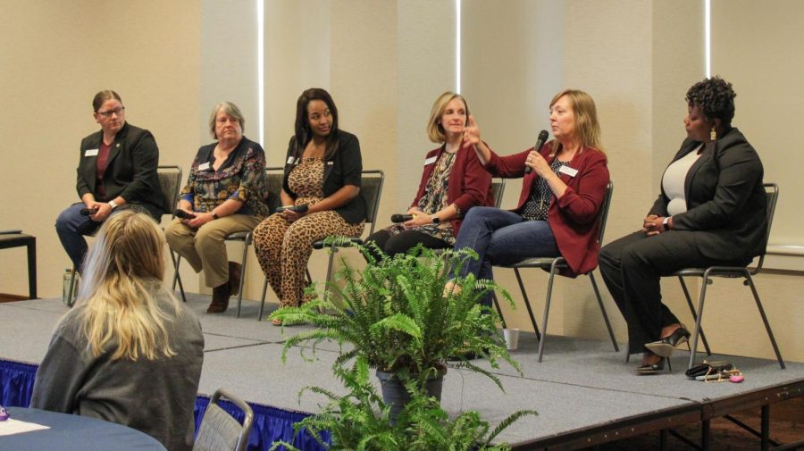 GHC+faculty+and+staff+women+leaders+share+their+experiences+of+being+a+woman+in+a+leadership+role+during+the+Women+in+Leadership+speaker+panel.+%28From+left+to+right%3A+Dean+of+Health+Sciences+Dr.+Lisa+Jellum%2C+Dean+of+Business+and+Professional+Studies+Melanie+Largin%2C+Professor+of+Communication+Travice+Obas%2C+Cartersville+campus+Dean+Leslie+Johnson%2C+Dean+of+Humanities+Dr.+Jessica+Lindberg+and+Assistant+Vice+President+of+Academic+Resources+and+Retention+Michelle+Lockett.%29